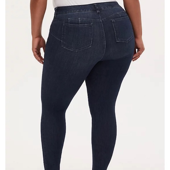 🥲SOLD🥲 Torrid bombshell skinny jeans 20R - Picture 3 of 3